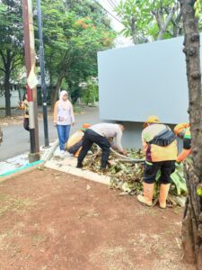Polri Peduli Lingkungan Hadir Dalam Grebek Lumpur di Gunung Sahari Utara