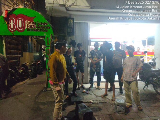 
					Amankan Wilayah, Polsek Johar Baru Gelar Patroli Antisipasi Guantibmas Dini Hari