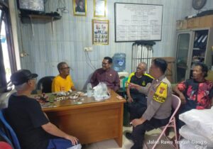 Jelang Nataru 2026, Bhabinkamtibmas Galur Sambangi Balai Warga RW 06 Perkuat Deteksi Dini Kamtibmas