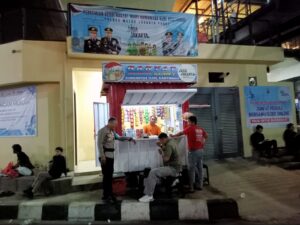 Gerai “Ojol Mart” Juanda Jadi Tempat Singgah Favorit Ojol dan Warga Sekitar