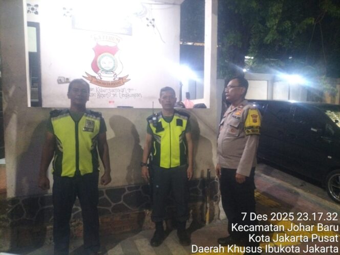 
					Sambang Pos Kamling RW 07, Polisi Ajak Warga Jaga Keamanan Lingkungan