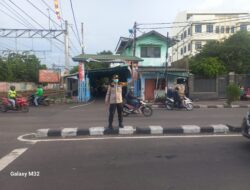 Kepadatan Arus Terpantau, Polsek Kemayoran Turunkan Personel Gatur Sore