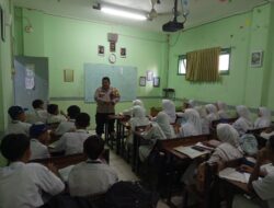 Dekatkan Diri dengan Pelajar, Polri Lakukan Penyuluhan di SMPN An-Nur