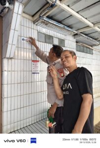 Patroli Ke Gereja Bethel Indonesia dan Pemasangan Stiker Sahabat Polisi Permudah Laporan Lewat Digital