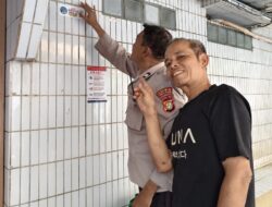 Patroli Ke Gereja Bethel Indonesia dan Pemasangan Stiker Sahabat Polisi Permudah Laporan Lewat Digital