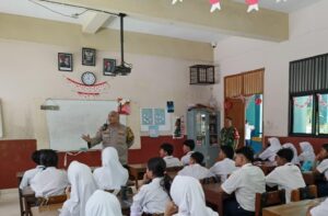 Bhabinkamtibmas dan Babinsa Kampung Bali Beri Penyuluhan Siswa SMPN 273 Terkait Ajakan Unjuk Rasa