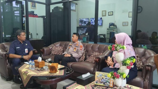 
					Polisi Sambangi SMKN 1″ Ingatkan Pelajar Waspadai Provokasi Negatif Di Medsos”