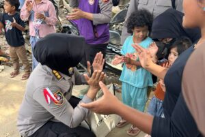 Tim Trauma Healing Polri Beri Dukungan Psikososial bagi Korban Banjir di Aceh Tamiang