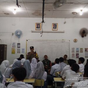 Bhabinkamtibmas Petojo Utara Beri Penyuluhan di SMK Al Irsyad, Ajak Pelajar Jaga Diri dan Jaga Jakarta
