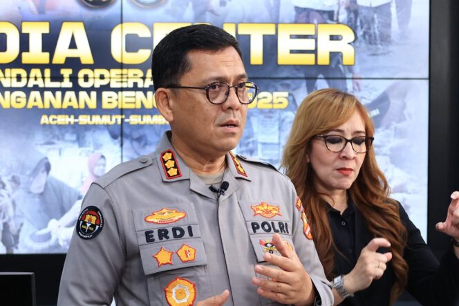 
					Polri Distribusi Bantuan Polri Capai 159 Ton, 12 Ribu Personel Dikerahkan