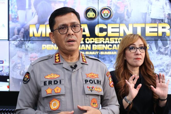 
					Polri Ungkap Dampak Besar Bencana di Aceh, Sumut, dan Sumbar: 965 Warga Meninggal Dunia