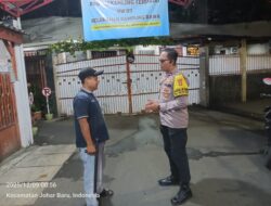 Sambang Poskamling, Bhabinkamtibmas Kampung Rawa Perkuat Keamanan Lingkungan di RW 07
