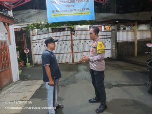 Sambang Poskamling, Bhabinkamtibmas Kampung Rawa Perkuat Keamanan Lingkungan di RW 07