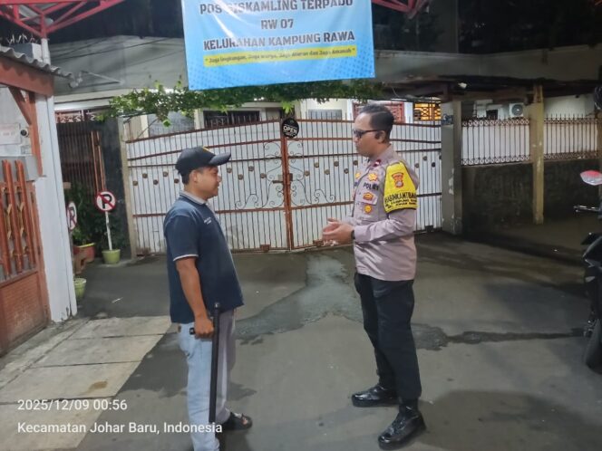 
					Sambang Poskamling, Bhabinkamtibmas Kampung Rawa Perkuat Keamanan Lingkungan di RW 07