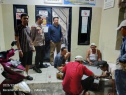 Sinergi Polisi dan Warga, Bhabinkamtibmas Kampung Rawa Sambang Pos Satkamling RW05