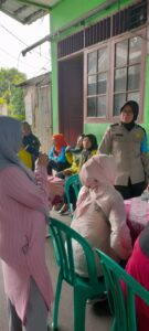 Polwan Jaga Jakarta Edukasi Warga RW 09 Kampung Bali tentang Pencegahan KDRT dan Bullying