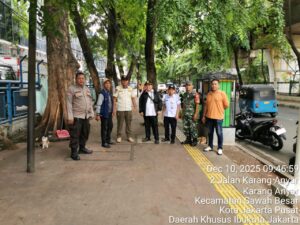 Pendampingan Bhabinkamtibmas Tertibkan PKL Demi Ruang Publik Lebih Nyaman