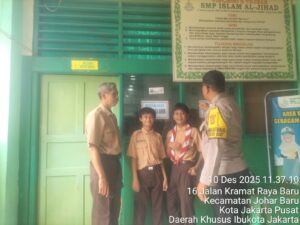 Pelajar Jaga Jakarta, Bhabinkamtibmas Sambangi SMP/SMA Al Jihad Perkuat Edukasi Anti-Bullying dan Cegah Provokasi Pelajar