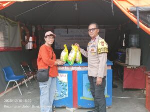 Gerakan Pangan Murah Polsek Johar Baru Salurkan Beras Bulog Tahap 5 untuk Warga Kampung Rawa