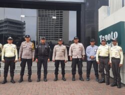 Sambang Dialogis, Bhabinkamtibmas Kebon Melati Imbau Security Kantor Tanoto Foundation Tingkatkan Kewaspadaan