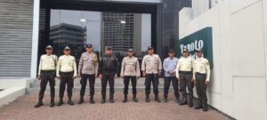 Sambang Dialogis, Bhabinkamtibmas Kebon Melati Imbau Security Kantor Tanoto Foundation Tingkatkan Kewaspadaan