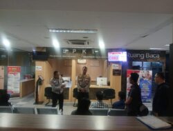 Itwasda Polda Metro Jaya Sosialisasikan SP4N-Lapor ke Warga Pembuat Laporan Polisi di SPKT