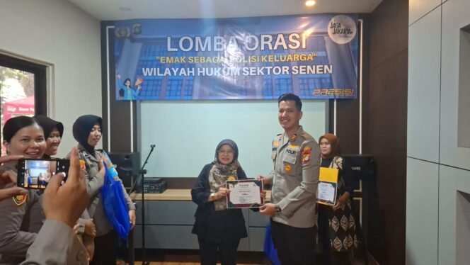 
					Polsek Senen Gelar Lomba Orasi “Emak sebagai Polisi Keluarga” untuk Pemberdayaan Perempuan