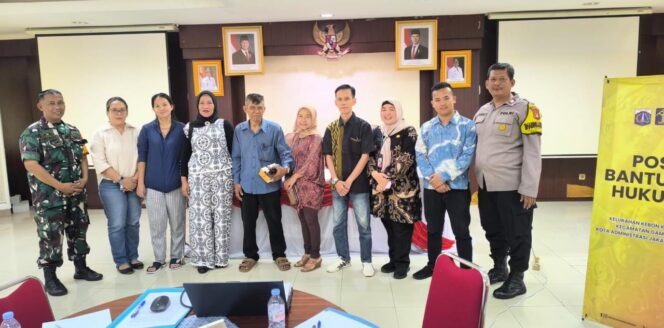 
					Bhabinkamtibmas Kebon Kelapa Hadiri Rapat Mediasi Warga Terkait Penataan Kawasan Batu Tulis VIII