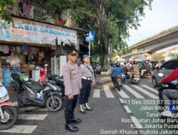 Kelancaran dan Keamanan Pagi Hari, Polsek Johar Baru Lakukan Pengaturan Lalu Lintas di 7 Titik Strategis