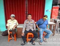 Patroli Humanis, Anggota Polsubsektor Galur Laksanakan Cooling System dan DDS di RT 09 RW 04