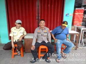 Patroli Humanis, Anggota Polsubsektor Galur Laksanakan Cooling System dan DDS di RT 09 RW 04