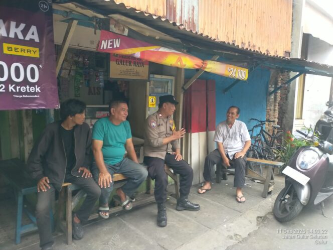 
					Wilayah Aman, Warga Nyaman, Bhabinkamtibmas Galur Sambangi RW 01