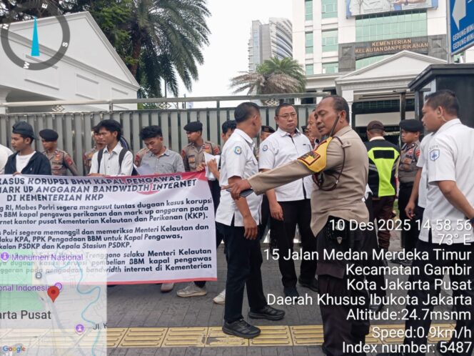 
					Bhabinkamtibmas Gambir Lakukan Pengamanan & Mediasi Aksi Unras Koalisi Mahasiswa dan Pemuda Demokrasi di Kantor KKP