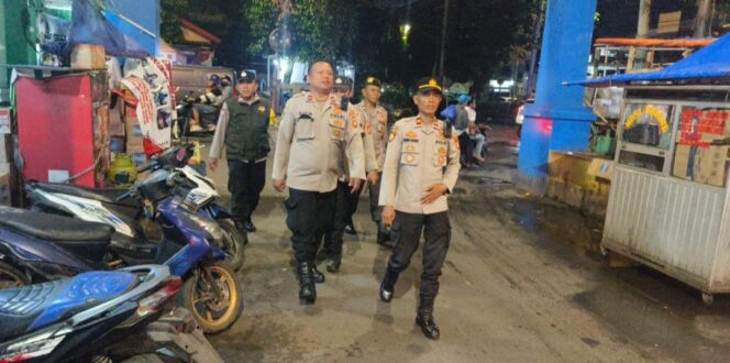
					Patroli Jalan Kaki Tiga Pilar Sisir Rw 01 Menteng Tenggulun, Pengamanan Malam Diperketat