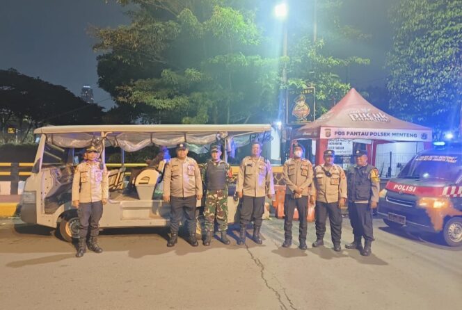 
					Patroli Tiga Pilar Sisir Menteng Tenggulun, Menteng Dijaga Aman Sepanjang Malam