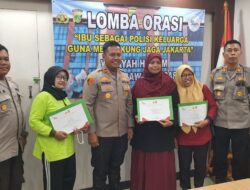 Lomba Orasi Emak-Emak Jaga Jakarta, Polsek Sawah Besar Beri Panggung untuk Polisi Keluarga
