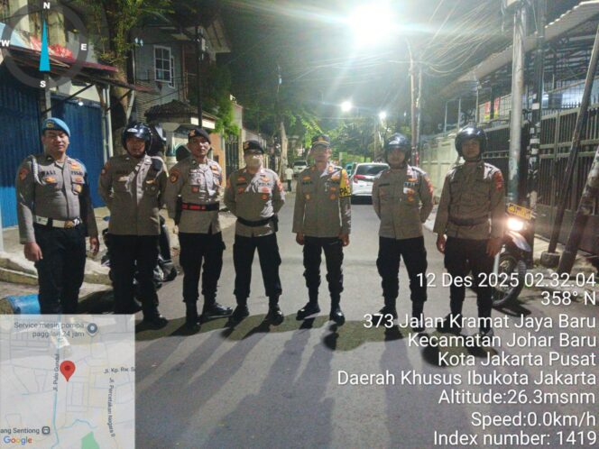 
					Patroli Jalan Kaki, Polsek Johar Baru Gelar Cipta Kondisi Antisipasi Guantibmas pada Dini Hari