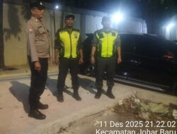 Patroli Dialogis, Bhabinkamtibmas Johar Baru Sambangi Poskamling RW 07 Wujudkan Cooling System di Lingkungan Warga