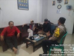 Rangkul Warga, Bhabinkamtibmas Johar Baru Lakukan Patroli Dialogis dan Sambang Door to Door di RW 02