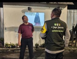 Bhabinkamtibmas Gondangdia Perkuat Keamanan Malam, Sambangi Satkamling Jalan Lombok