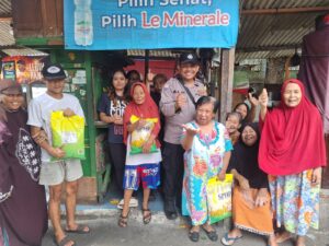 Jumat Berkah Menteng: 40 Paket Beras Untuk Lansia Pegangsaan