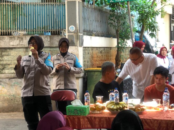 
					Cegah Kekerasan, Polwan Jaga Jakarta Beri Penyuluhan kepada Warga RW 06 Kebon Kacang