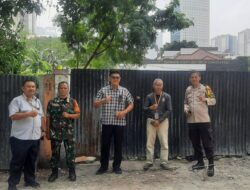 Bhabinkamtibmas dan Babinsa Kebon Melati Patroli Dialogis Dan Sambangi Gedung UOB