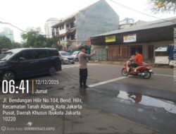 Polsek Metro Tanah Abang Atur Arus Pagi di Pertigaan Jalan Mutiara Benhil