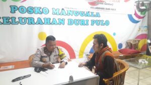 Bhabinkamtibmas Duri Pulo Sambangi Korban Kejahatan ITE, Berikan Empati dan Imbauan Kewaspadaan