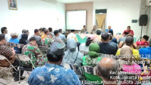 Bhabinkamtibmas Petojo Selatan Hadiri Forum Diskusi Usulan Pembangunan Masjid Ar-Rohah