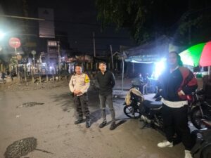 Patroli Malam Bhabinkamtibmas Duri Pulo Bersama Pokdarkamtibmas Jaga Kondusivitas Kolong Roxy