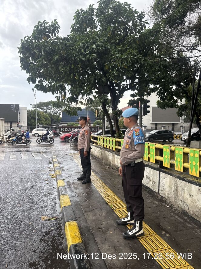 
					Pengaturan Lalu Lintas Sore” Di 4 titik Strategis Polsek Sawah Besar
