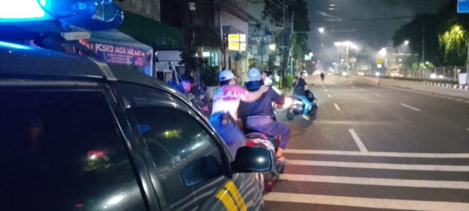 
					Laporan 110 Direspon Cepat, Polisi Bubarkan Potensi Tawuran dan Balap Liar di Gunung Sahari Raya