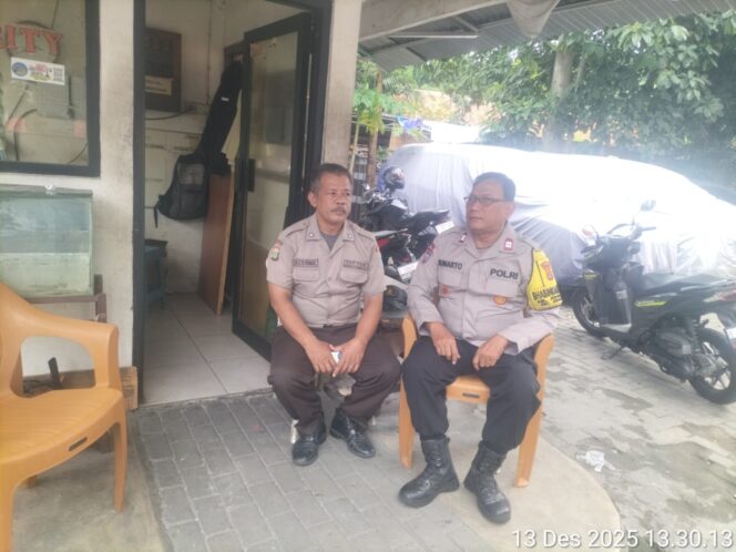 
					Cooling System dan Sambang Patroli Lingkungan, Bhabinkamtibmas Johar Baru Perkuat Keamanan Gedung UKM